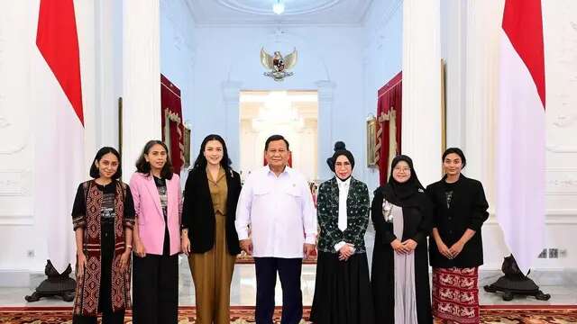 6 Potret Prabowo Ketemu Melly Goeslaw dan Tim Film Women from Rote Island, Menuju Piala Os...