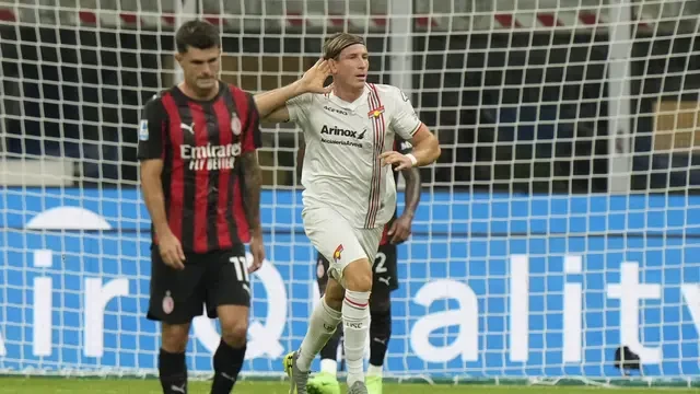 Kebobolan Dua Gol di Pekan Perdana, AC Milan Gelar Pertemuan Cari Bek di Bursa Transfer