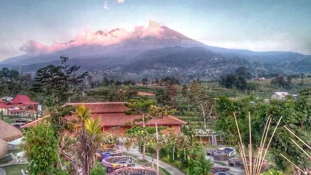 Wisata Bukit Sekipan Tawangmangu, Destinasi Liburan Keluarga Lengkap dengan Wahana Seru