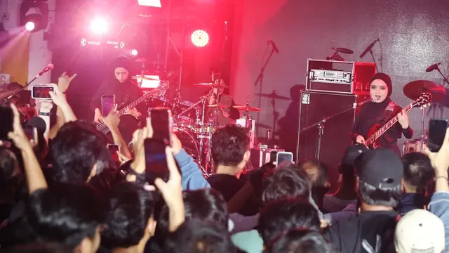 Penampilan Berkelas Voice of Baceprot Puaskan Massa Soundsfest Experience