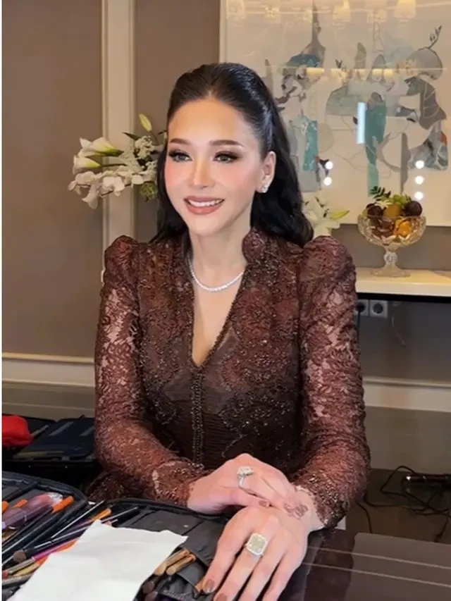 Intip Koleksi Anting Maia Estianty yang Cantik Nan Mewah Berikut Ini