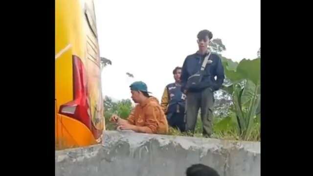 Viral Bus Rombongan Pendaki ke Gunung Sumbing Nyasar di Kuburan, Diduga karena Ikuti Googl...