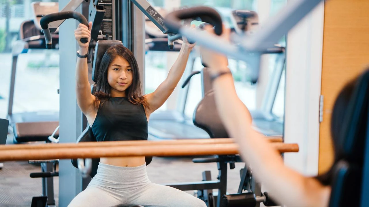 7 Tips Menikmati Olahraga di Gym Tanpa Terasa Memberatkan, Ulasan Pegiat Kebugaran