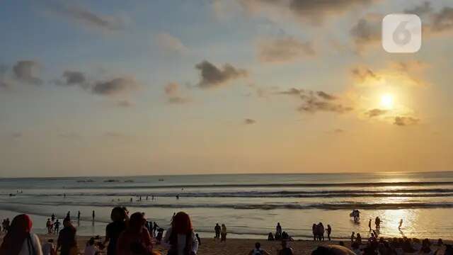 Rekomendasi Pantai-Pantai Indah di Indonesia untuk Habiskan THR