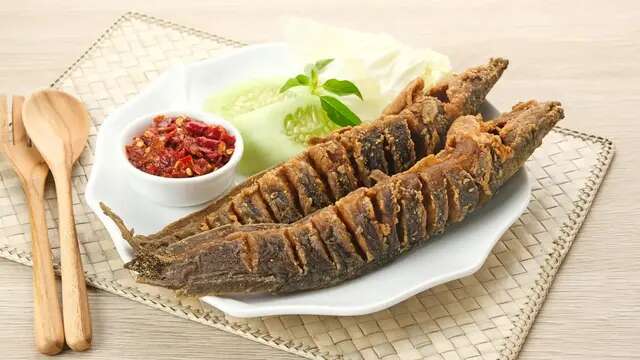 Cara Jitu Menggoreng Ikan Lele agar Lurus dan Tidak Lengket di Wajan