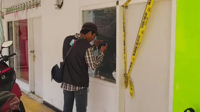 Warga Sukaraja Sukabumi Digegerkan Penemuan Mayat Perempuan di Kamar Kos, Polisi Temukan H...