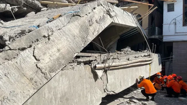 Gempa Sumenep Bikin Korban Reruntuhan Ponpes Al Khoziny yang Masih Hidup Makin Sulit Dise...