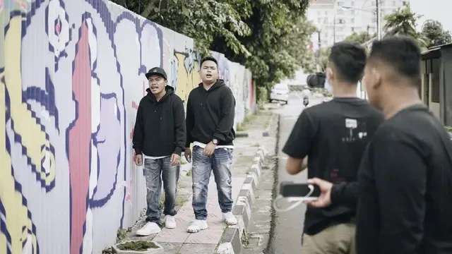 Lirik Lagu Opo Waé Tak Tabrak sing Dadi Penghalang yang Viral di TikTok