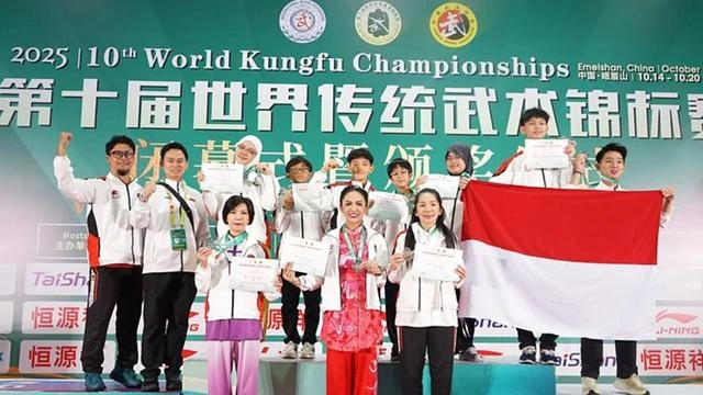 6 Potret Krisdayanti Pulang dari Tiongkok, Bawa Medali Perak Kejuaraan Wushu