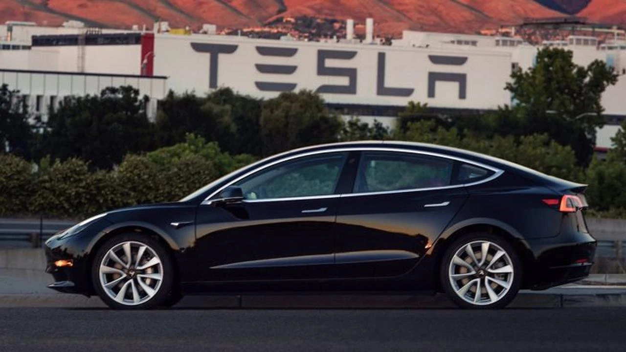 Tesla Jadi Target Serangan Perang