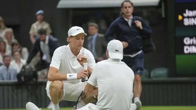 Tak Rayakan Kemenangan, Jannik Sinner Kirim Pesan Menyentuh untuk Dimitrov