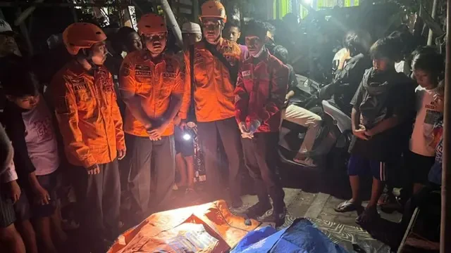 12 Pemancing Dihantam Gelombang Tinggi Perairan Tanjung Emas Semarang: 2 Tewas, 3 Masih Hi...
