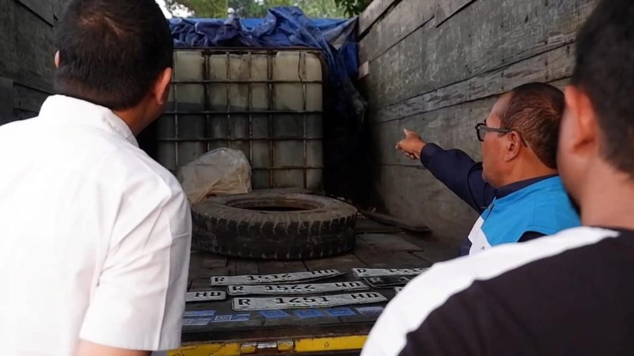 Tidak Masuk Akal, Warga Demak Beli Solar Subsidi Pakai 16 Barcode