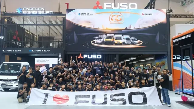 Mitsubishi Fuso Rayakan 55 Tahun di GIIAS 2025 Bareng Komunitas Canter