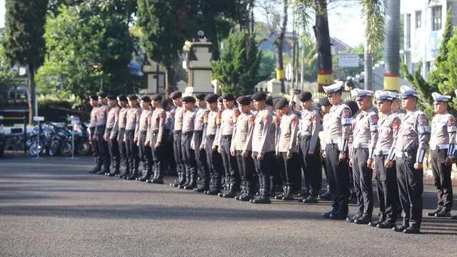 Polres Garut Terjunkan Belasan ‘Bodyguard’ Amankan Calon selama Kampanye Pilkada Garut...