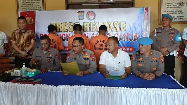 Polisi Tangkap Bapak dan Anak Selundupkan 44 Kg Ganja dari Padang Lawas Sumut ke Jakarta