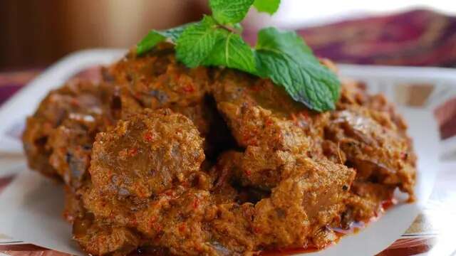 Ayam Rendang Tidak Hancur dan Bebas Amis? Coba Tambahkan 1 Bahan Ini