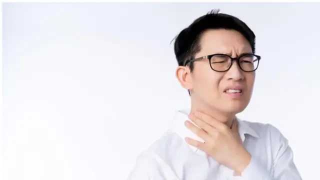 Radang Amandel Berulang Kali, Kapan Perlu Dioperasi?