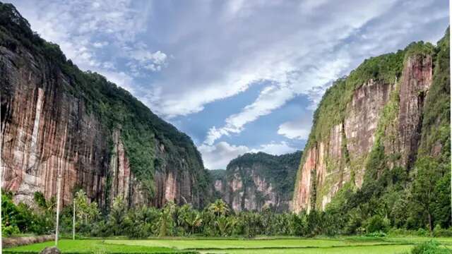 'Healing' ke Lembah Harau, Jelajah Alam hingga Berkunjung ke Kampung Eropa