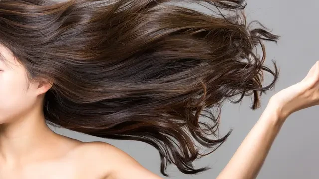 Faktor Lingkungan yang Mempengaruhi Kesehatan Rambut, Utamanya dari Paparan Polusi!