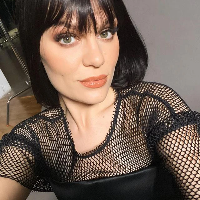 Meski Bukan Kanker, Benjolan di Pita Suara Buat Jessie J Kesakitan Saat Menyanyi