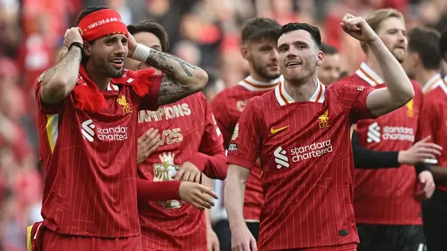 Gak Jadi Dilepas, Liverpool Bakal Perpanjang Kontrak Bek Gaek Ini?