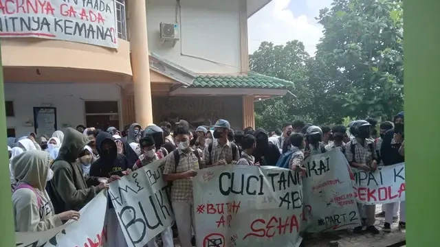 Buntut Dugaan Snack Fiktif, Dedi Mulyadi Minta Disdik Audit dan Non-Aktifkan Kepala SMAN 9...
