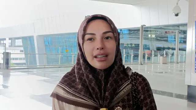 Nikita Mirzani Berangkat Umrah, Begini Reaksinya Saat Disinggung Akan Berhijab Lagi