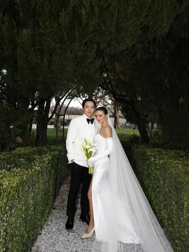 Momen Pernikahan Amanda Rawles dan Adriel Susanteo Mejeng di Vogue Australia
