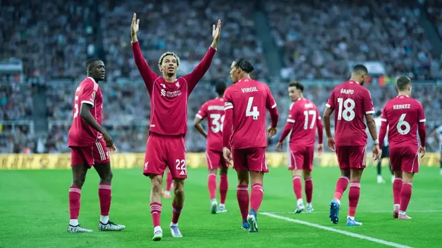 Alexander Isak Tidak Bisa Santai, Hugo Ekitike Umbar Ambisi Jadi Bomber Utama Liverpool