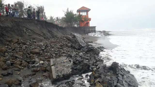 Supermoon 18-20 September 2024 Diprediksi Picu Banjir Rob di Selatan Jawa, Mana Wilayah Te...