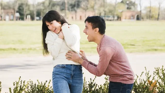 7 Zodiak Cuek Tapi Perhatian, Punya Daya Tarik yang Memikat