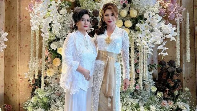 6 Potret Keluarga Tamara Bleszynski di Pertunangan Teuku Rassya, Ibunda Tampil Awet Muda