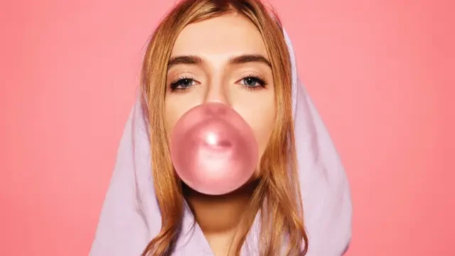Apakah Mengunyah Permen Karet Berbahaya? Berikut Jawaban dari Dokter Gigi