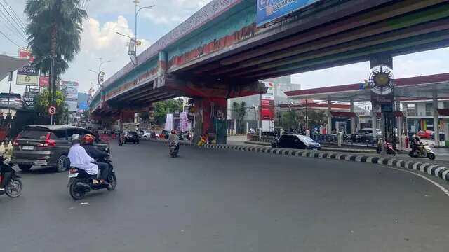 Guna Menanggulangi Kemacetan, Traffic Light Dipasang Lagi di Jalan Bawah Flyover MBK