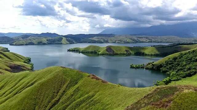 Danau Sentani, Jejak Wisata Papua yang Tersembunyi