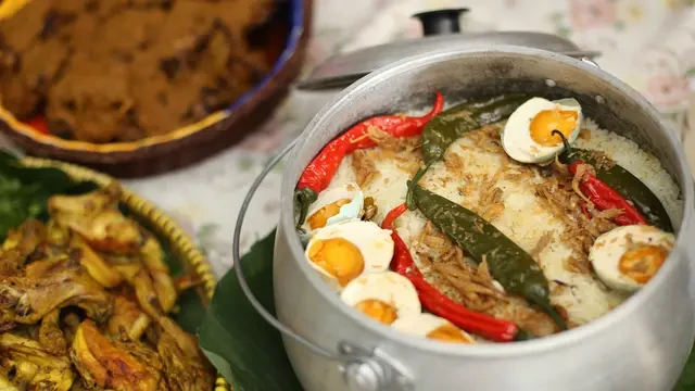 Mitos Tradisi: Liwetan, Upacara untuk Menjaga Keselamatan Ibu Hamil Saat Gerhana Bulan