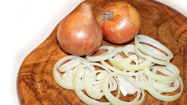 Cara Menyimpan Bawang Bombay Agar Awet Hingga 2 Minggu