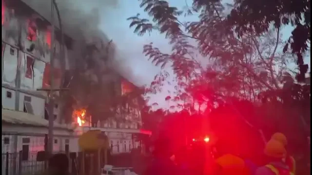 Ratusan Pekerja Sempat Panik Saat Kebakaran Hebat Melalap Gedung Nusa Indah IKN