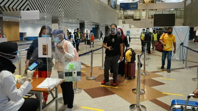 Kasus Covid-19 Naik Lagi, Keluar Masuk di Bandara Bakal Diperketat?