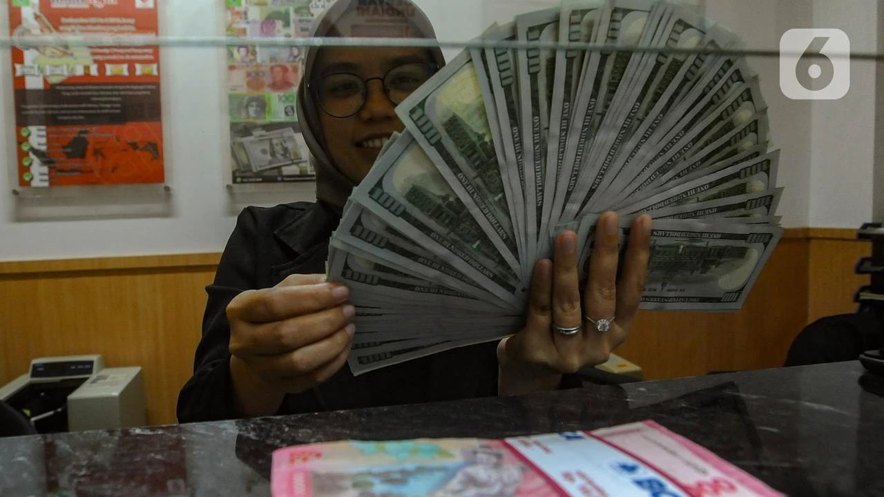 Pengamat Ungkap Rupiah Sempat Menguat Efek Kebijakan Devisa Hasil Ekspor