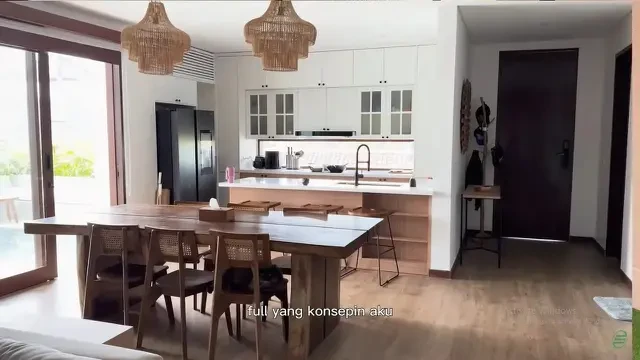 Intip 6 Model Dapur Artis yang Mewah dan Elegan di 2025, Referensi Hunian Berkelas