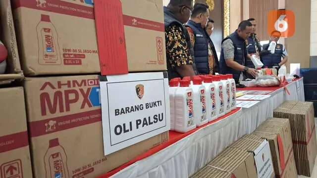 Polisi Gagalkan Peredaran 7.200 Botol Oli Palsu Asal Tangerang di Bandar Lampung