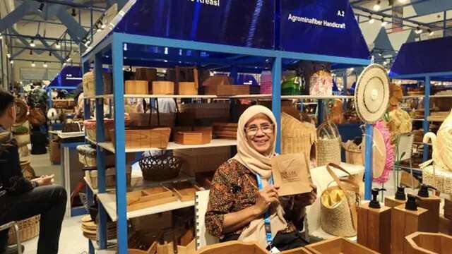 Ciptakan Produk Ramah Lingkungan, Peserta BRI UMKM EXPO(RT) Ini Olah Limbah Jati Jadi Prod...