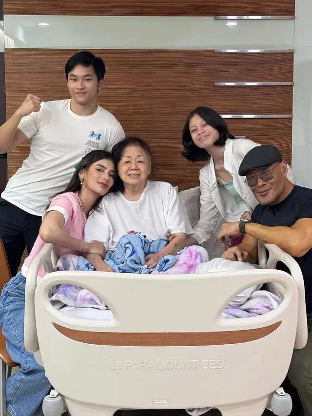 Istri Deddy Corbuzier Jenguk Ibu Mertua di Rumah Sakit: Nanti Kita Tambah 1 Cucu Lagi Ya