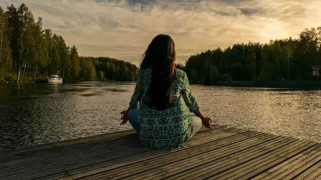 Mengenal Meditasi Mindfulness, Menemukan Kedamaian di Tengah Kesibukan