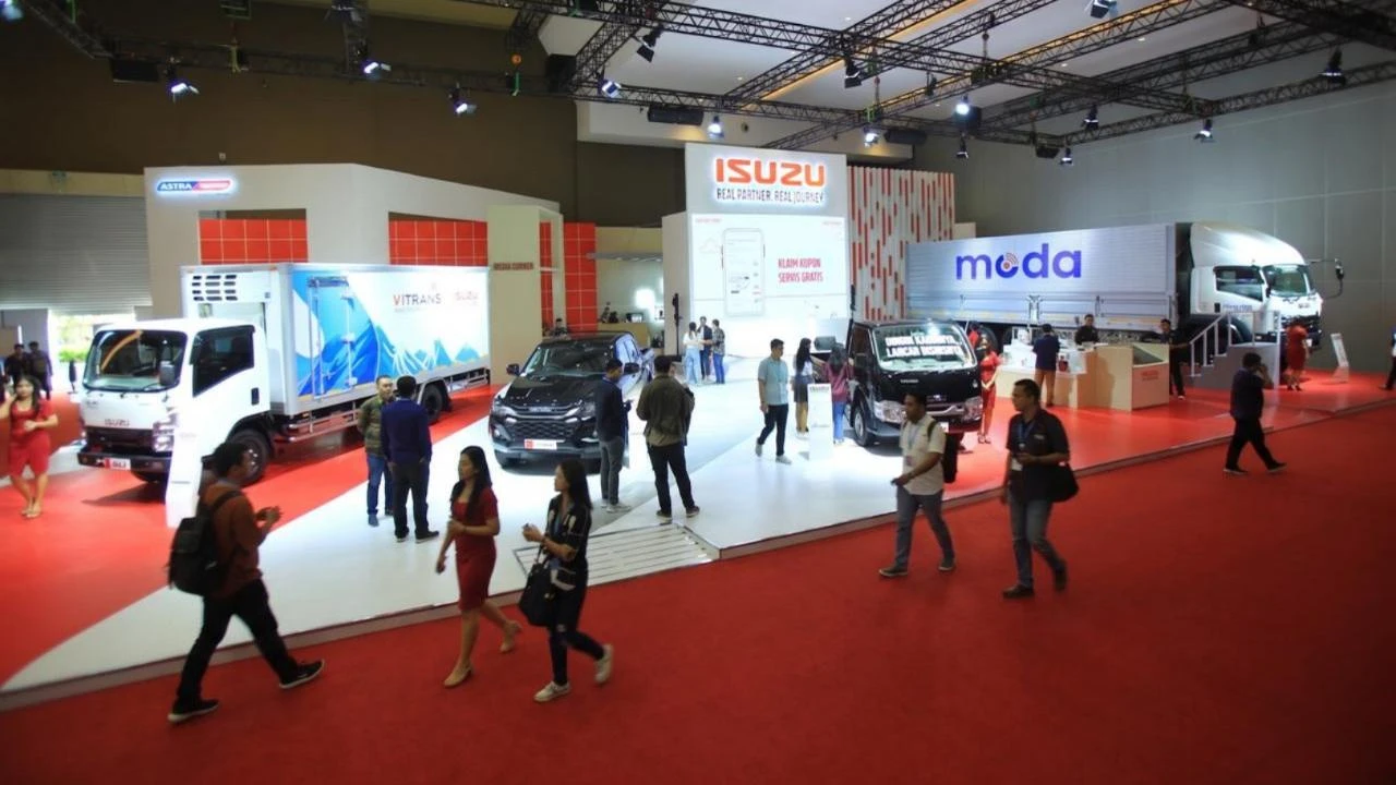 Isuzu Catat Penjualan Positif di GIICOMVEC 2026, Traga AC dan ELF Paling Diminati