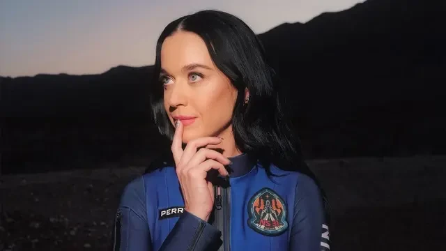 Top 3 Berita Hari Ini: Katy Perry Langsung Sujud Usai Menapak Bumi dari Luar Angkasa