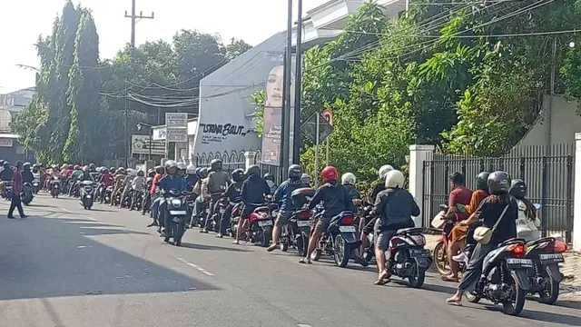 Imbas Penutupan Jalur Gumitir Meluas, Elpiji dan Pertalite di Jember Langka