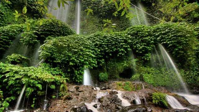 Manjakan Mata dengan Keindahan Air Terjun Benang Kelambu, Wisata Tersembunyi di Lombok